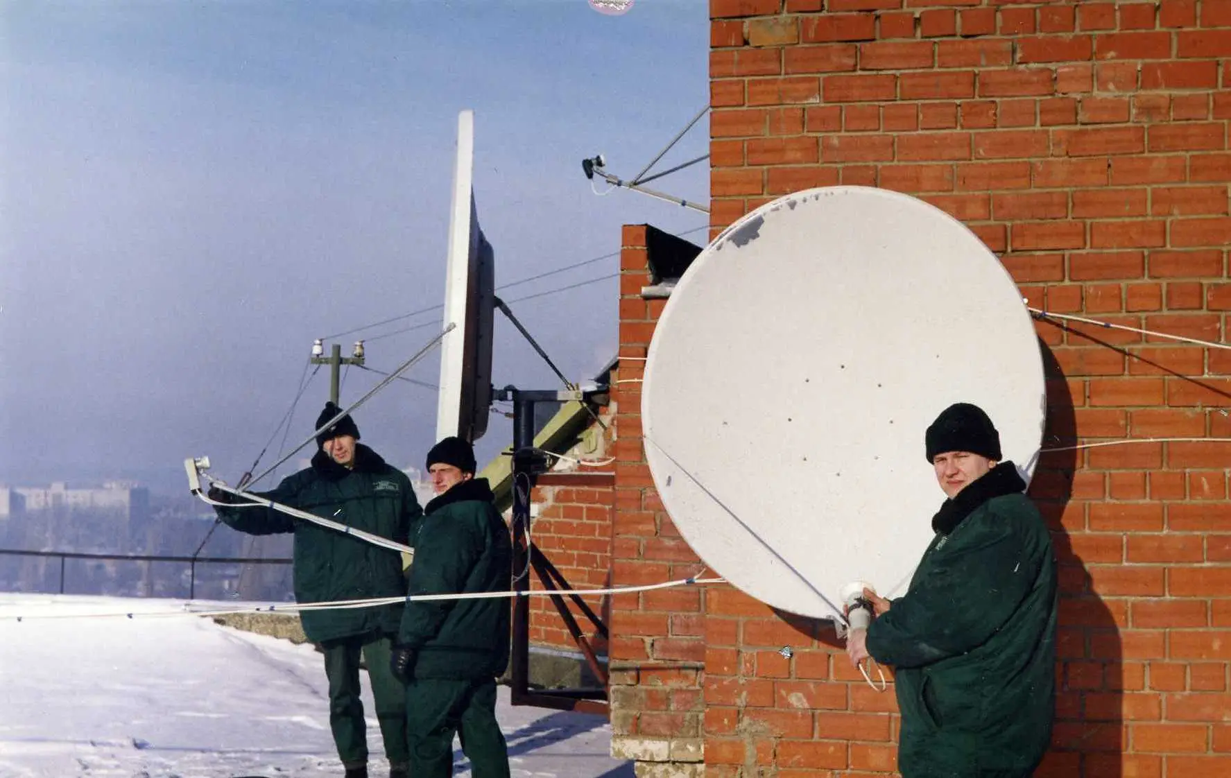 установка системы спутникового телевидения